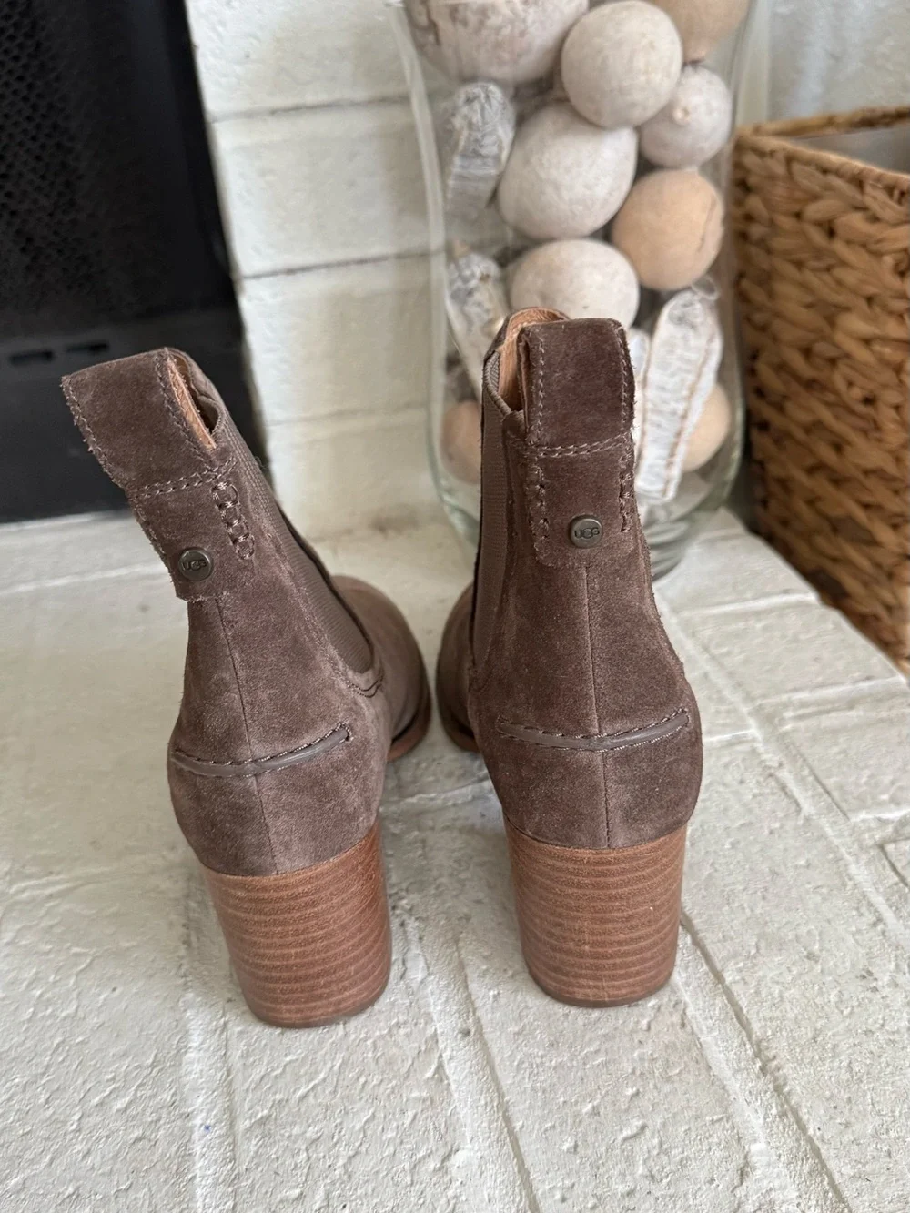 UGG Women’s Brown Suede Chelsea Ankle Boots Block Heel Pull On Size US 7.5 EU 38